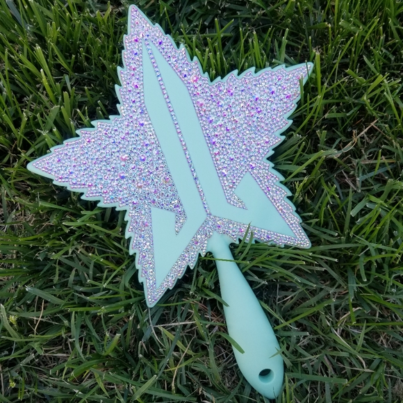 Jeffree Star Other - 🆕️Jeffree Star, Bling Soft Touch Mint Mirror
